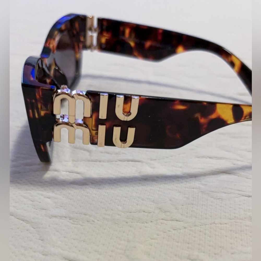 Gorgeous Tortoises Sunglasses